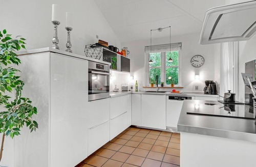 Grenaa House | Lovely home in Grenaa with WiFi