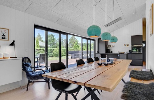 Grenaa House | Lovely home in Grenaa with WiFi