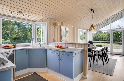 Grenaa House | Lovely home in Grenaa with kitchen