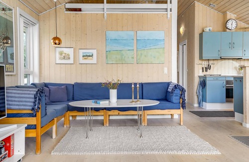 Grenaa House | Lovely home in Grenaa with kitchen