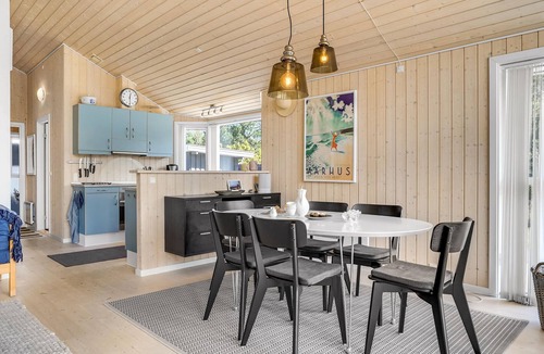 Grenaa House | Lovely home in Grenaa with kitchen
