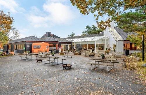 Grena Strand House | Lovely home in Grenaa with kitchen