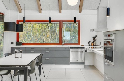 Grena Strand House | Lovely home in Grenaa with WiFi