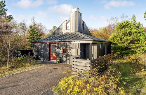Grena Strand House | Lovely home in Grenaa with WiFi