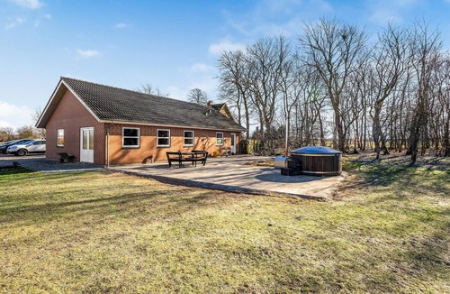 Grindsted House | Lovely home in Grindsted with WiFi