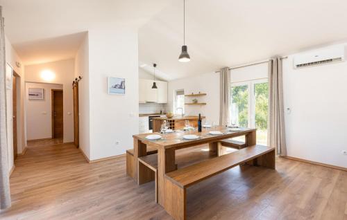 Grubine House | Lovely Home In Grubine