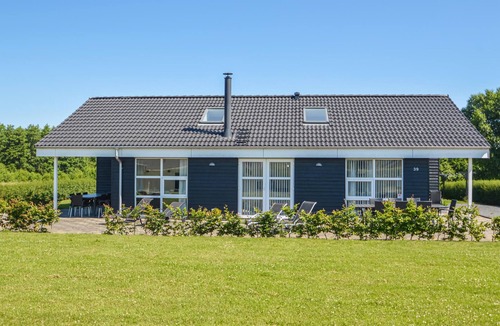 Flovt Strand House | Lovely home in Haderslev with sauna