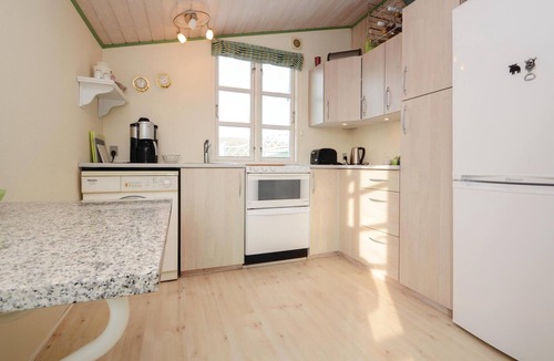Hejsager Strand House | Lovely home in Haderslev with kitchen