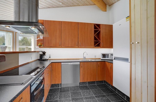 Helberskov Strand House | Lovely home in Hadsund with WiFi