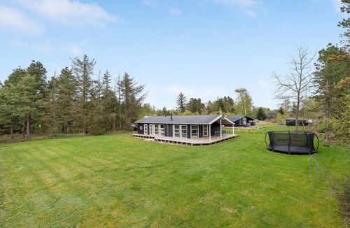 Helberskov Strand House | Lovely home in Hadsund with WiFi