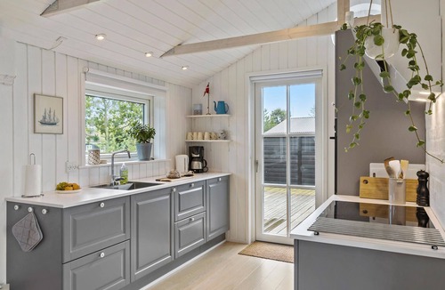 Oster Hurup House | Lovely home in Hadsund with kitchen