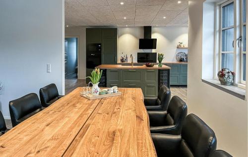 Oster Hurup House | Lovely Home In Hadsund With Sauna
