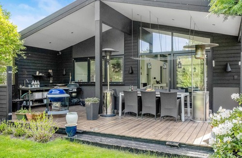 Hou House | Lovely home in Hals with sauna