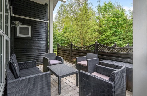 Hou House | Lovely home in Hals with WiFi