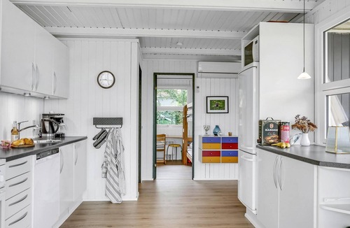 Hejlsminde Strand House | Lovely home in Hejls with WiFi