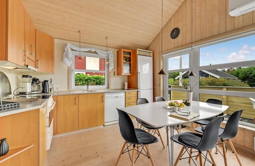 Falen House | Lovely home in Hemmet with kitchen