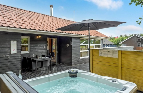 Falen House | Lovely home in Hemmet with kitchen