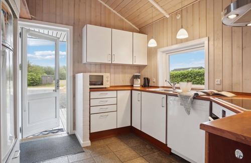 Falen House | Lovely home in Hemmet with sauna