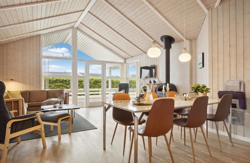 Falen House | Lovely home in Hemmet with sauna