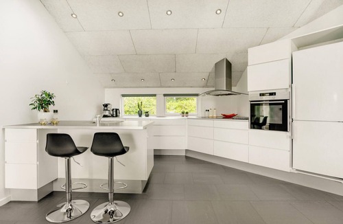 Lonstrup House | Lovely home in Hjørring with kitchen