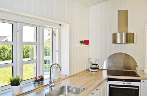 Hornslet House | Lovely home in Hornslet with kitchen