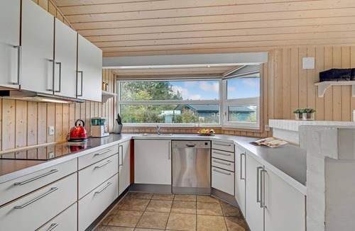 Hovborg House | Lovely home in Hovborg with kitchen
