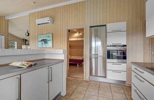 Hovborg House | Lovely home in Hovborg with kitchen