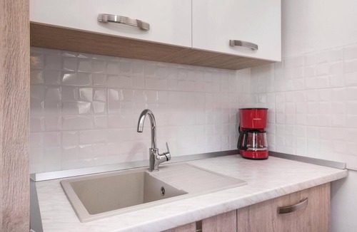 Glina House | Lovely home in Pokupska Slatina with WiFi