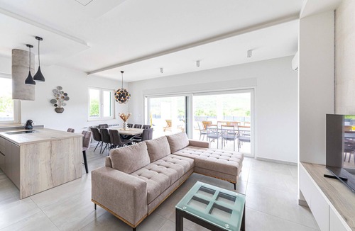 Primorski Dolac House | Lovely home in Primorski Dolac