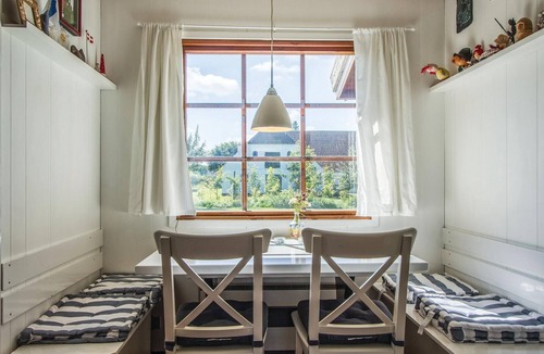 Østerskov House | Lovely home in Humble with kitchen