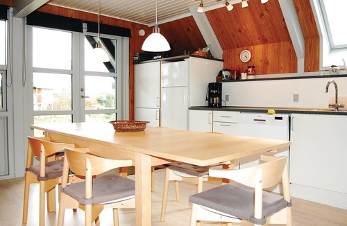 Østerskov House | Lovely home in Humble with WiFi