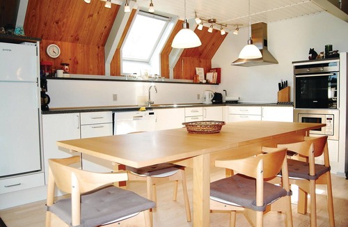 Østerskov House | Lovely home in Humble with WiFi
