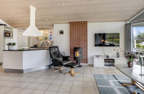 Ristinge House | Lovely home in Humble with sauna