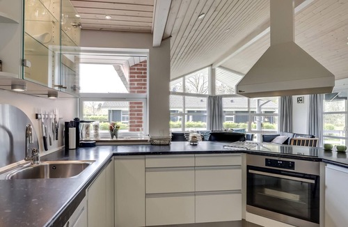 Ristinge House | Lovely home in Humble with sauna