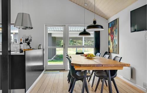 Bratten Strand House | Lovely Home In Jerup With Sauna