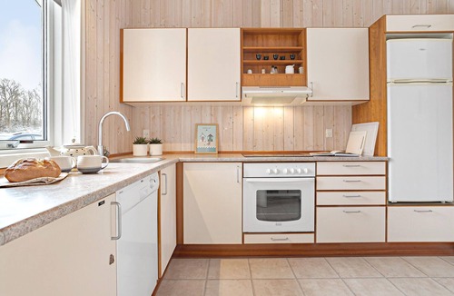 Pøt Strandby House | Lovely home in Juelsminde with WiFi