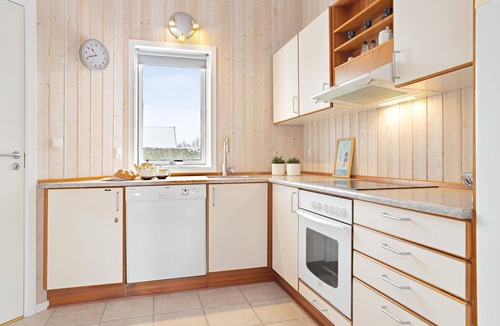 Pøt Strandby House | Lovely home in Juelsminde with WiFi