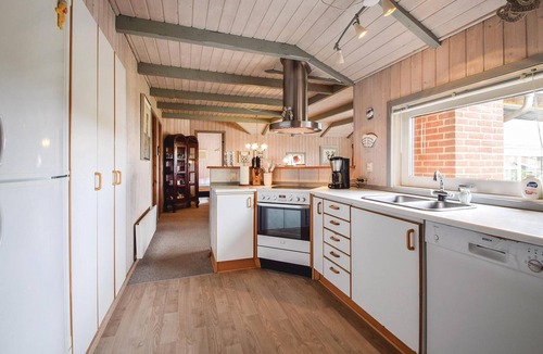 Pøt Strandby House | Lovely home in Juelsminde with sauna