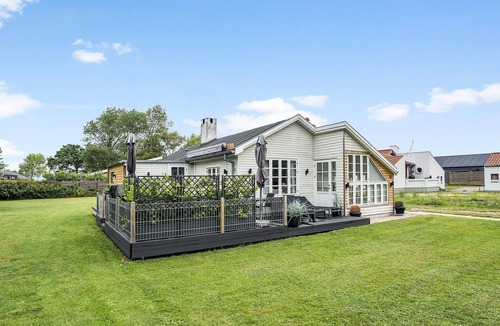 Juelsminde House | Lovely home in Juelsminde with WiFi