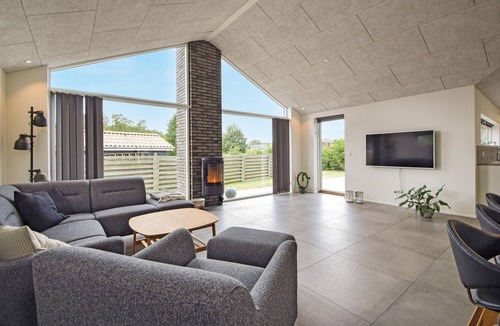 Juelsminde House | Lovely home in Juelsminde with WiFi