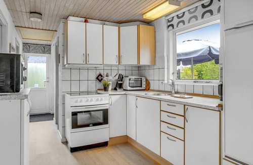 Juelsminde House | Lovely home in Juelsminde with kitchen