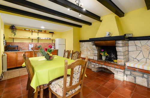 Pican House | Lovely home in Jurani