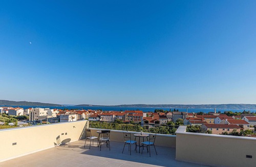 Kastel Luksic House | Lovely home in Kastel Luksic