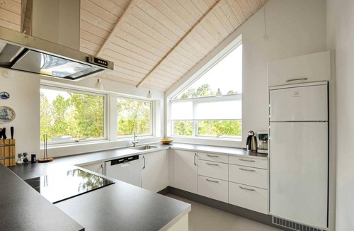 Knebel House | Lovely home in Knebel with WiFi
