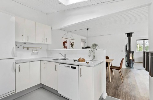 Skødshoved Strand House | Lovely home in Knebel with kitchen