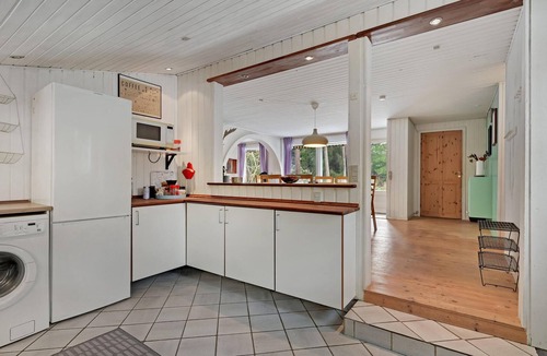 Ebdrup House | Lovely home in Kolind with kitchen