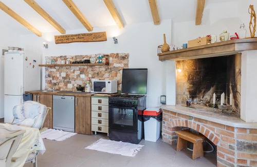 Kostrcani House | Lovely home in Kostrcani with swimming pool