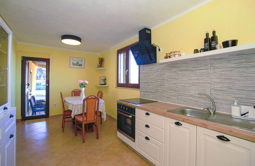 Boljevici House | Lovely home in Krsan with WiFi