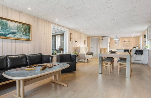Trend House | Lovely home in Løgstør with WiFi