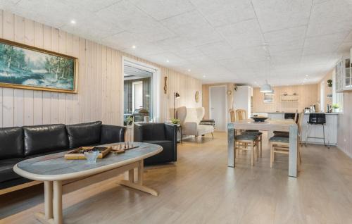 Trend House | Lovely Home In Løgstør With Wifi